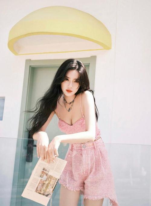 女主穿到娱乐圈吃瓜