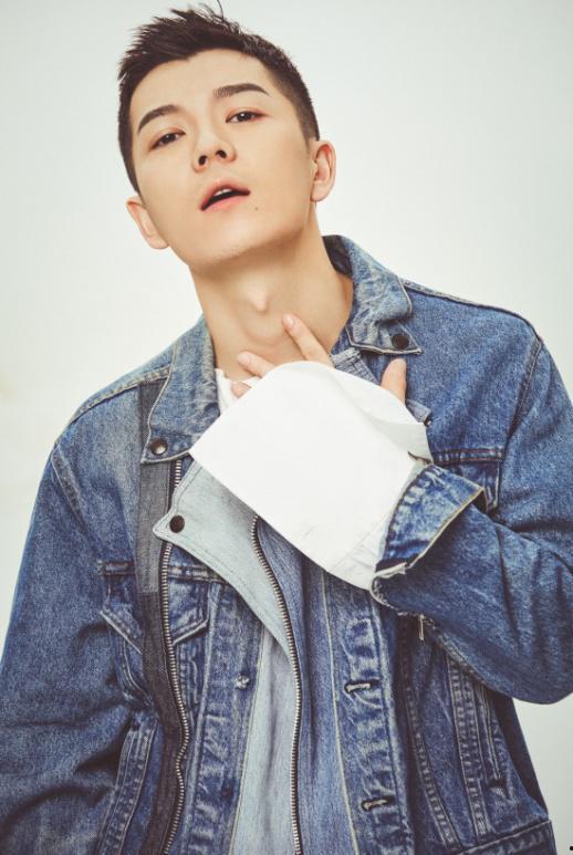 吃瓜娱乐王栎鑫微博